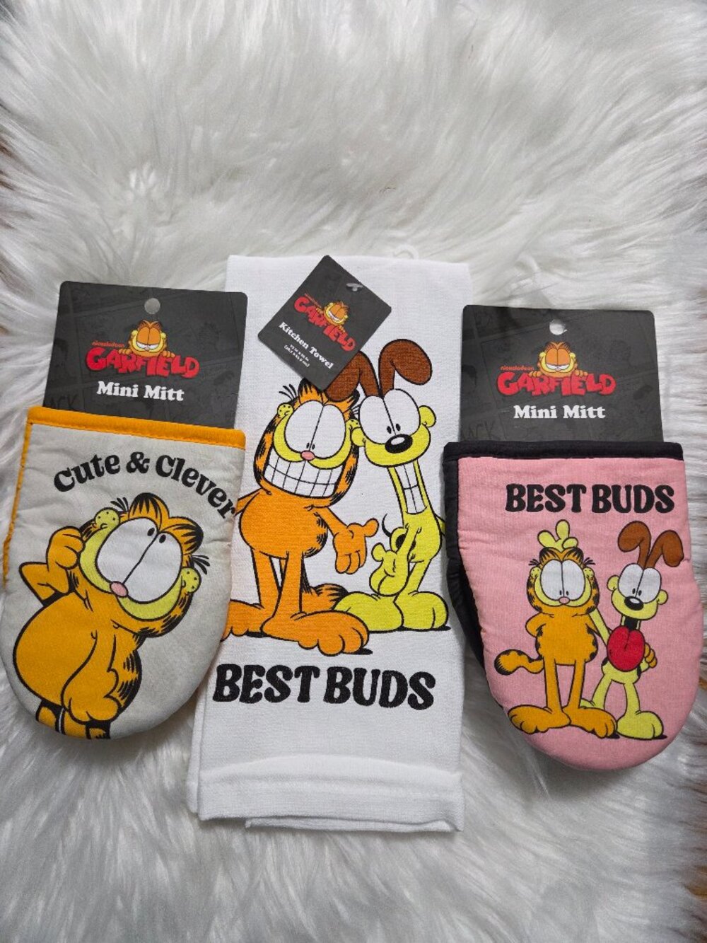 Garfield "Best Buds" Kitchen Towel & Oven Mitt Set